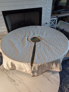 Rodeo Home Cream Satin Silky Tree Skirt Gold Dot Swirl Rope Piping Size 57" Dia